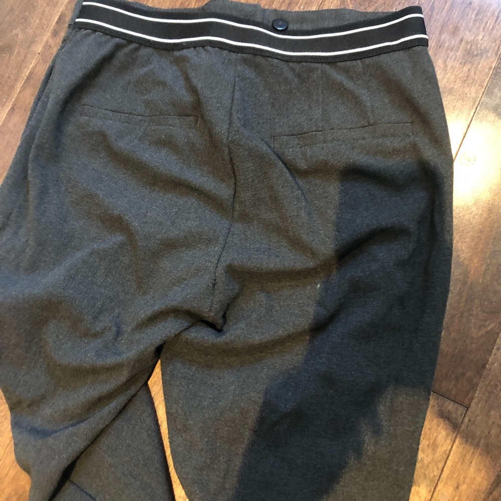 Grey pants - Picture 3 of 4
